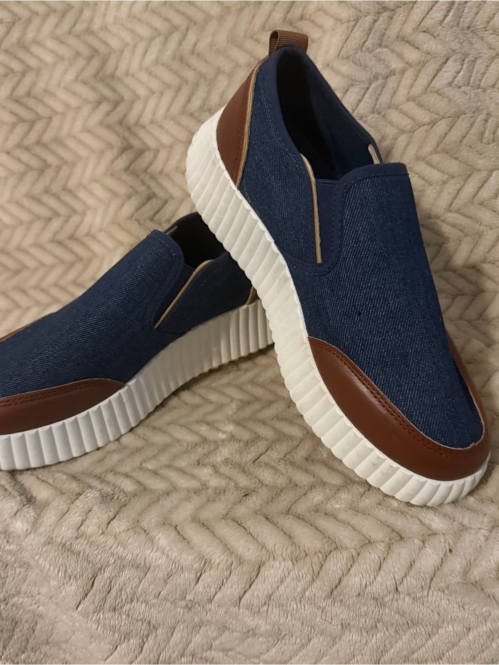Rouge Helium Denim Slip-On Casual Men's Sneakers in Navy and Brown